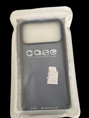 iPhone 17 Pro Max Blue Phone Cover